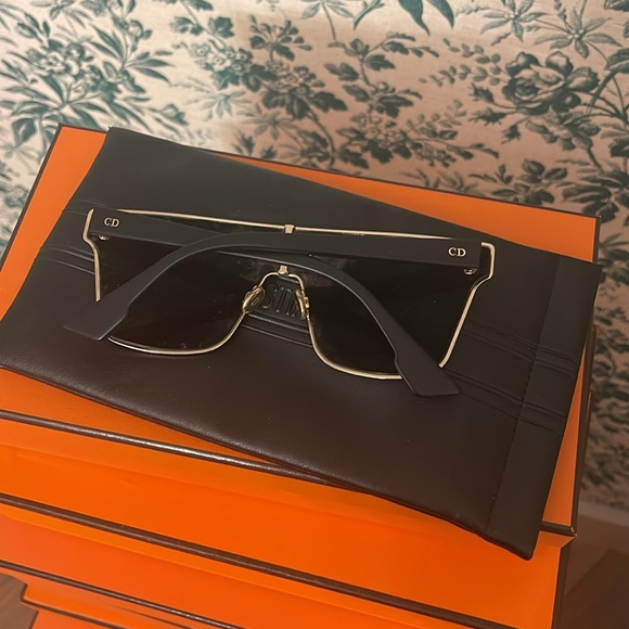 DIOR sunglasses - Picture 2 of 3